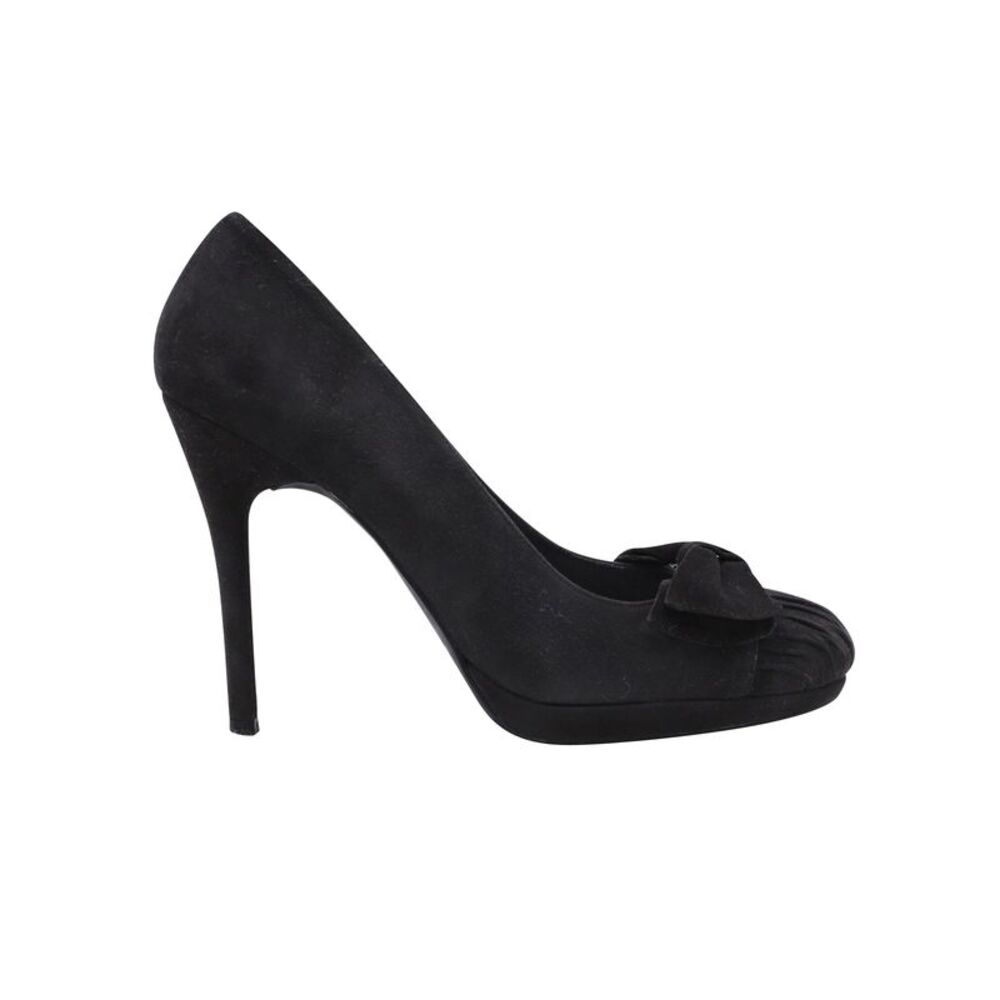 Stuart Weitzman Heels with Bow Detail in Black Suede